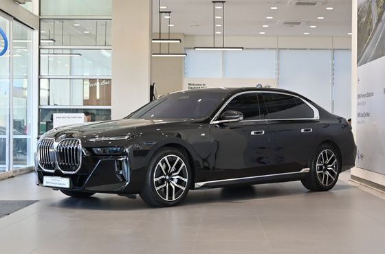 BMW 7-Series 740d xDrive M Sport — пробег 9 137 км — фото 1 из 5