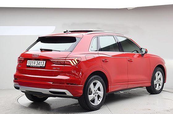 Audi Q3 35 TDI Premium — пробег 18 142 км — фото 4 из 5
