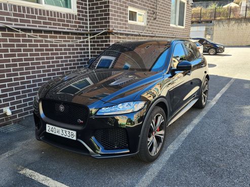 Jaguar F-PACE 5.0 SVR — пробег 40 000 км — фото 4 из 5