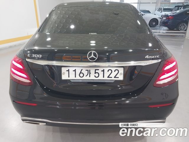 Mercedes-Benz E-Class E300 4MATIC Exclusive — пробег 146 000 км — фото 4 из 5