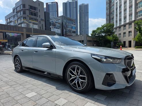 BMW i5 eDrive 40 M Sport — пробег 524 км — фото 3 из 5