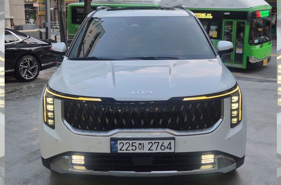 Kia Carnival HEV 9seater Signature — пробег 27 650 км — фото 1 из 5