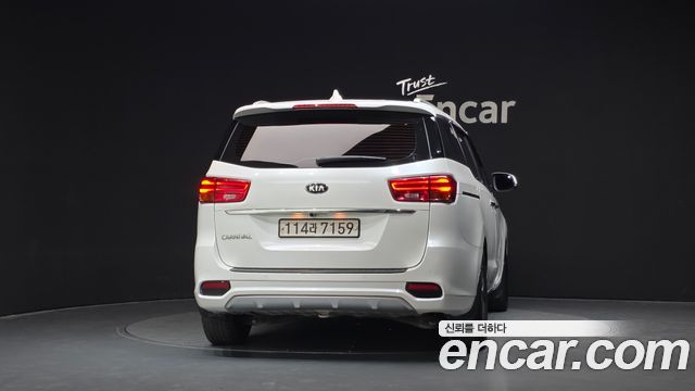 Kia Carnival из Кореи Encar