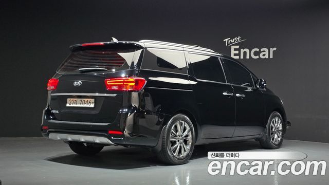 Kia Carnival из Кореи Encar