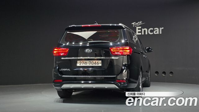 Kia Carnival из Кореи Encar