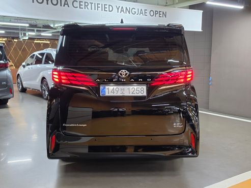 Toyota Alphard 2.5 HEV Executive AWD — пробег 4 769 км — фото 4 из 5