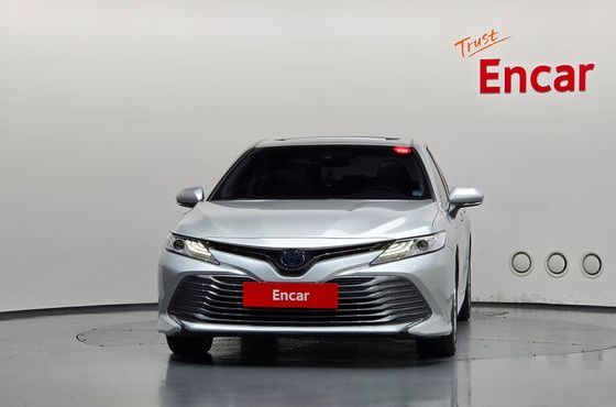 Toyota Camry 2.5 XLE Hybrid — пробег 31 109 км — фото 3 из 5