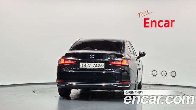 Lexus ES Luxury Plus — пробег 40 271 км — фото 4 из 5