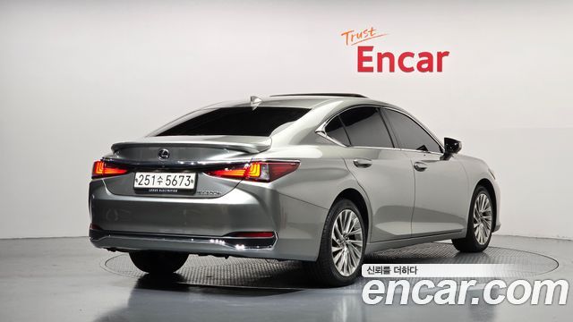 Lexus ES Executive — пробег 55 385 км — фото 2 из 5