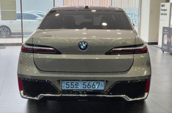 BMW i7 xDrive 60 M sport — пробег 44 017 км — фото 4 из 5
