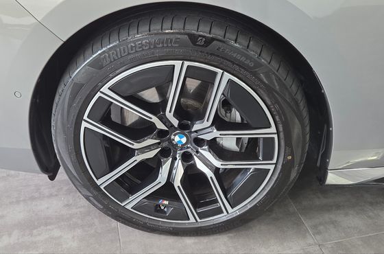 BMW i7 xDrive 60 M sport — пробег 44 017 км — фото 5 из 5