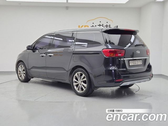 Kia Carnival 9-Seater Prstige — пробег 173 855 км — фото 3 из 5