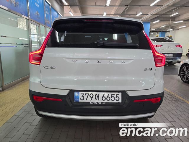 Volvo XC40 B4 Ultra Bright — пробег 8 515 км — фото 5 из 5