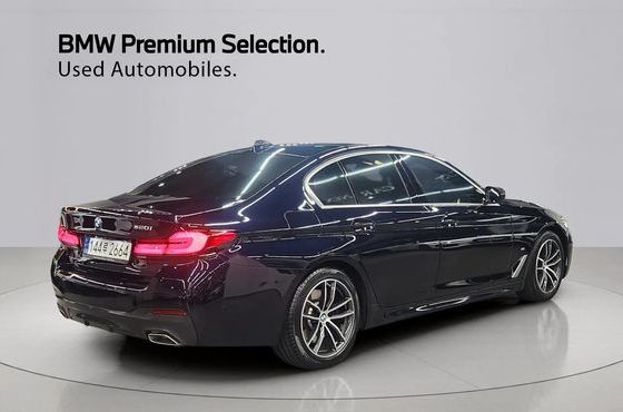 BMW 5-Series 520i M Sport — пробег 44 257 км — фото 2 из 5