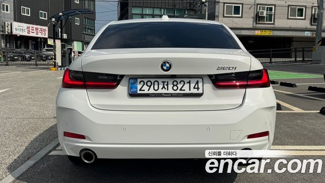 BMW 3-Series 320i — пробег 7 130 км — фото 4 из 5