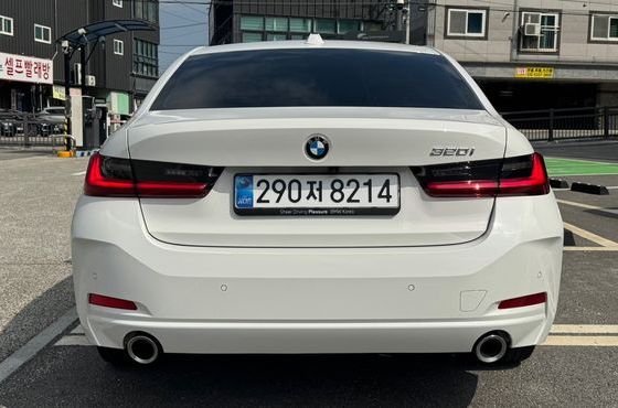 BMW 3-Series 320i — пробег 7 130 км — фото 4 из 5