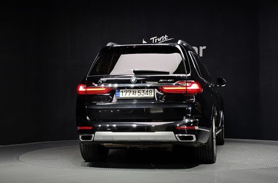 BMW X7 xDrive 40i Design Pure Excellence 6-Seater — пробег 99 961 км — фото 4 из 5