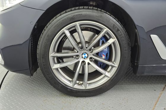 BMW 5-Series 530i xDrive M Sport Package Plus — пробег 115 227 км — фото 5 из 5