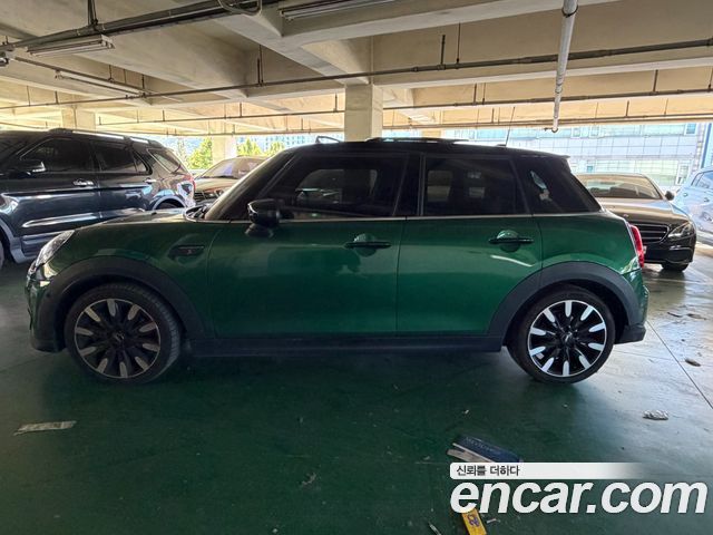 Mini Cooper 5Door Classic Third Generation — пробег 47 885 км — фото 3 из 5