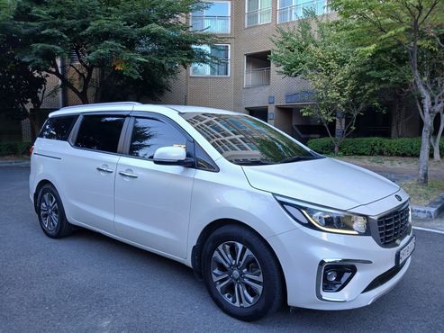 Kia Carnival 9-Seater Luxury — пробег 177 900 км — фото 1 из 5