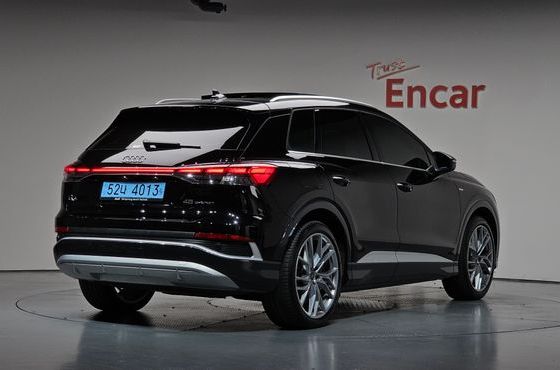 Audi Q4 e-tron 45 Premium — пробег 12 374 км — фото 2 из 5