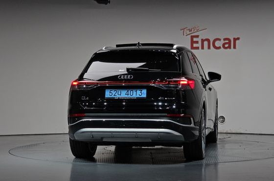 Audi Q4 e-tron 45 Premium — пробег 12 374 км — фото 4 из 5