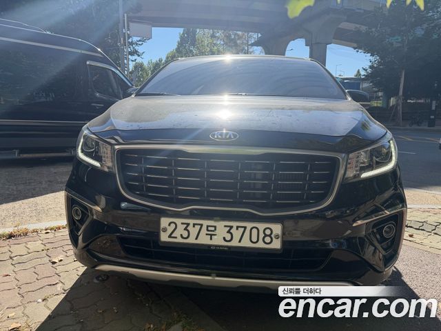 Kia Carnival 9-Seater Luxury — пробег 60 688 км — фото 2 из 5