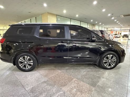 Kia Carnival 9-Seater Luxury — пробег 60 688 км — фото 5 из 5