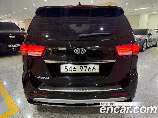 Kia Carnival из Кореи Encar