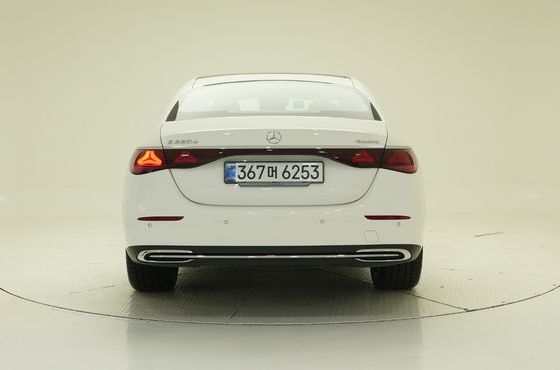 Mercedes-Benz E-Class E220d 4MATIC Exclusive — пробег 4 980 км — фото 4 из 5