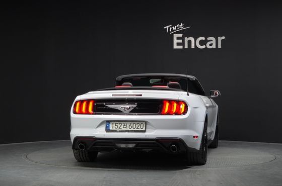 Ford Mustang Convertible — пробег 20 158 км — фото 4 из 5