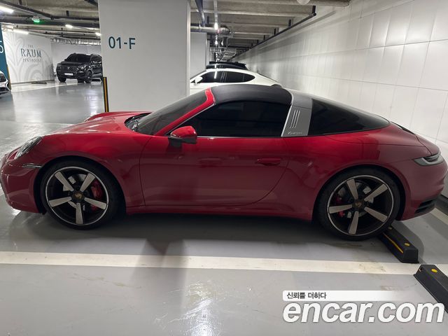 Porsche 911 Targa 4S — пробег 11 000 км — фото 4 из 5