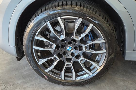 BMW X6 xDrive40i M Sport — пробег 7 768 км — фото 5 из 5