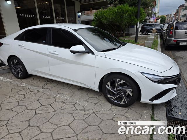 Hyundai AVANTE Inspiration — пробег 6 100 км — фото 3 из 5