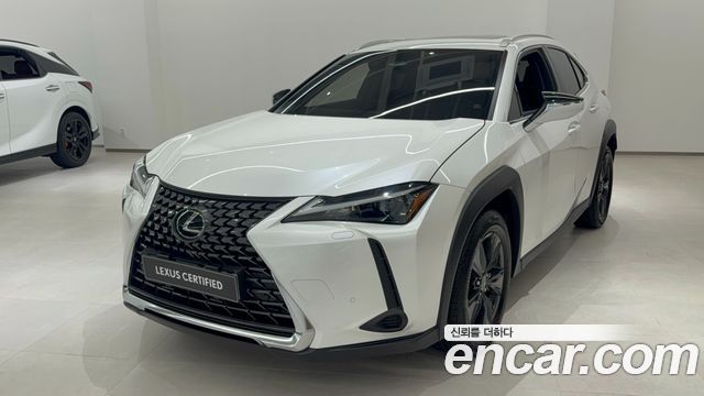 Lexus UX 2.0 2WD — пробег 5 812 км — фото 1 из 5