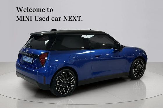 Mini Cooper SE Favoured — пробег 4 062 км — фото 2 из 5