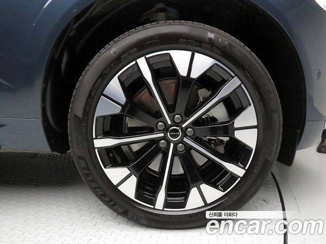 Volvo XC60 B5 Ultra Bright Air Sus — пробег 9 949 км — фото 5 из 5