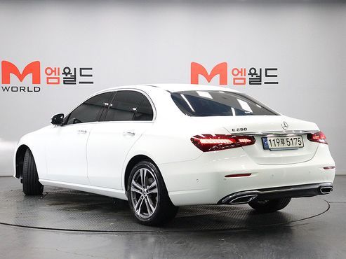 Mercedes-Benz E-Class E250 Avantgarde — пробег 41 240 км — фото 4 из 5