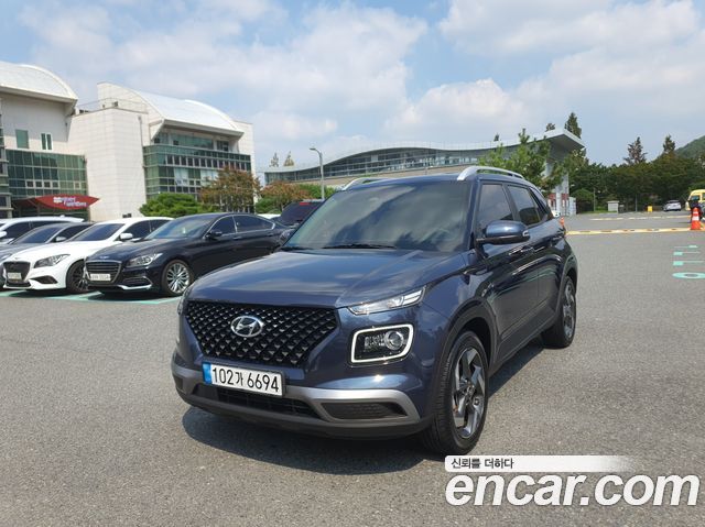 Hyundai Venue 1.6 Flux — пробег 16 000 км — фото 2 из 5