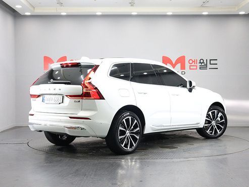 Volvo XC60 B6 Ultra Bright — пробег 12 287 км — фото 2 из 5