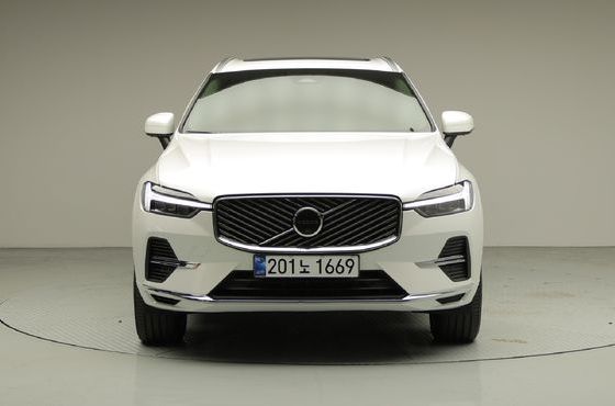 Volvo XC60 T8 Ultra Bright — пробег 5 876 км — фото 2 из 5