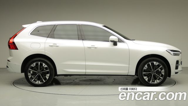 Volvo XC60 T8 Ultra Bright — пробег 5 876 км — фото 3 из 5
