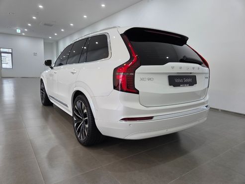 Volvo XC90 T8 Ultra Bright Hybrid — пробег 5 213 км — фото 2 из 5