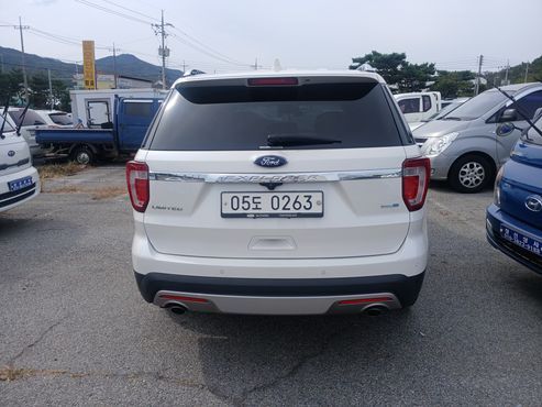 Ford Explorer 2.3 Limited 4WD 5th — пробег 94 000 км — фото 4 из 5
