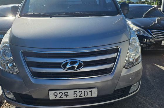 Hyundai Starex 5-Seater VAN Smart — пробег 93 000 км — фото 3 из 5