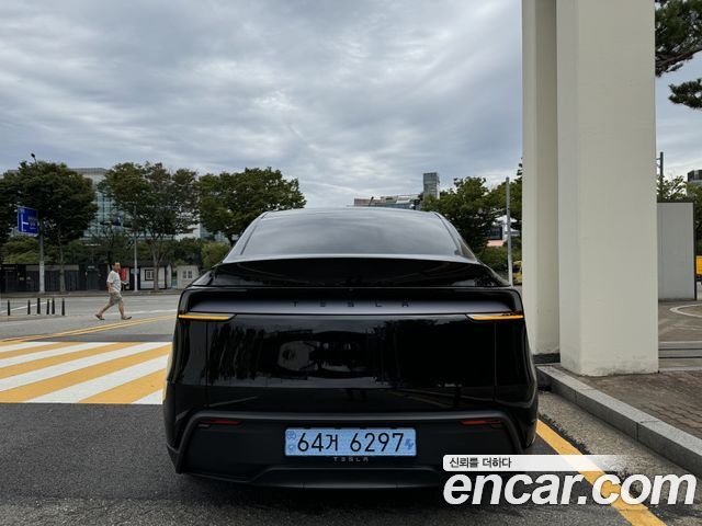Tesla Model Y Premium RWD — пробег 920 км — фото 3 из 5