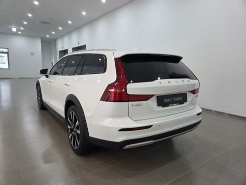 Volvo V60 B5 Ultra AWD — пробег 1 227 км — фото 2 из 5