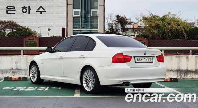 BMW 3-Series 320d Sedan — пробег 100 400 км — фото 2 из 5