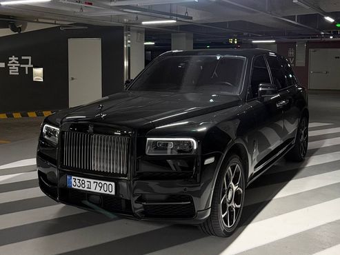 Rolls-Royce Cullinan 6.7 V12 Black Badge — пробег 70 500 км — фото 1 из 5