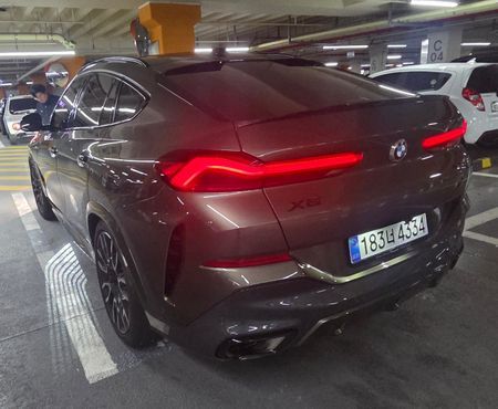 BMW X6 xDrive40i M Sport — пробег 18 200 км — фото 2 из 5